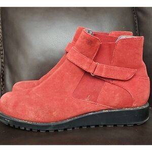 Keds Chelsea Red Ankle Booties Suede Upper Hook & Loop Strap Women's Size 6.5